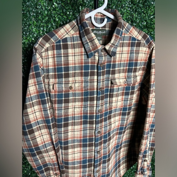 Eddie Bauer Men’s Flannel Long Sleeve Shirt - Picture 2 of 7